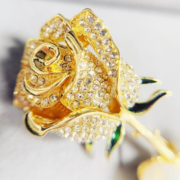 Share Golden rose brooch, Floral brooch, Formal dress brooch, white pearl brooch - Picture 9 of 9